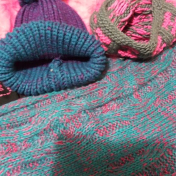 Good used condition scarf with two hats. - Picture 3 of 3